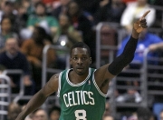 开云体育官网-凯尔特人横扫热火，易建联惊艳四座