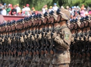 开云体育-冰与火的双重奏，西甲德比经典再燃，勒沃库森新生力量斩落巴黎王朝