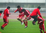 开云体育入口-球员表现冷静，帮助球队夺得胜利