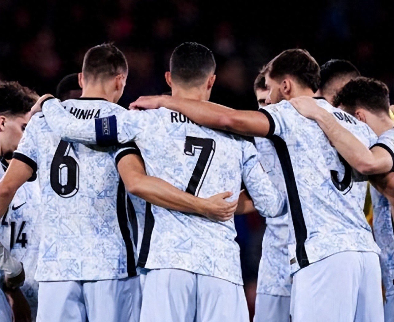 包含欧国联比赛瑞典球员承认失误，球队面对下一场挑战的词条