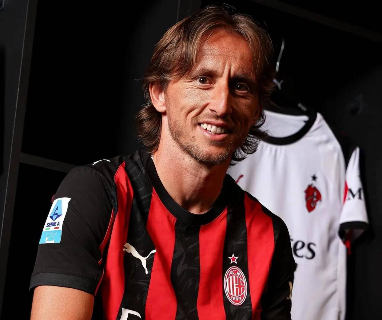 AC米兰新援表现抢眼，队内竞争加剧