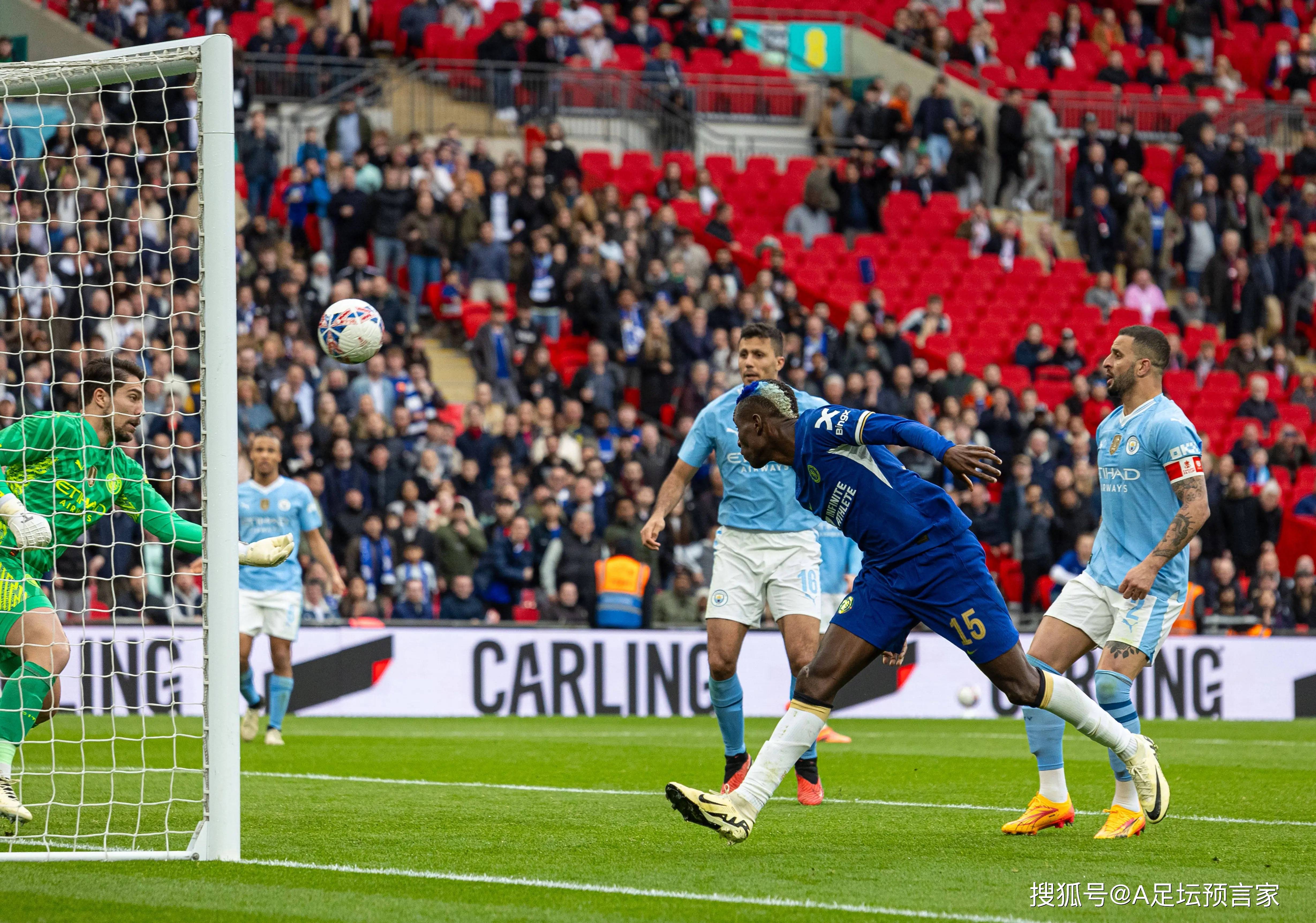 关于阿贾克斯逆转皇马，引发轰动效应的信息