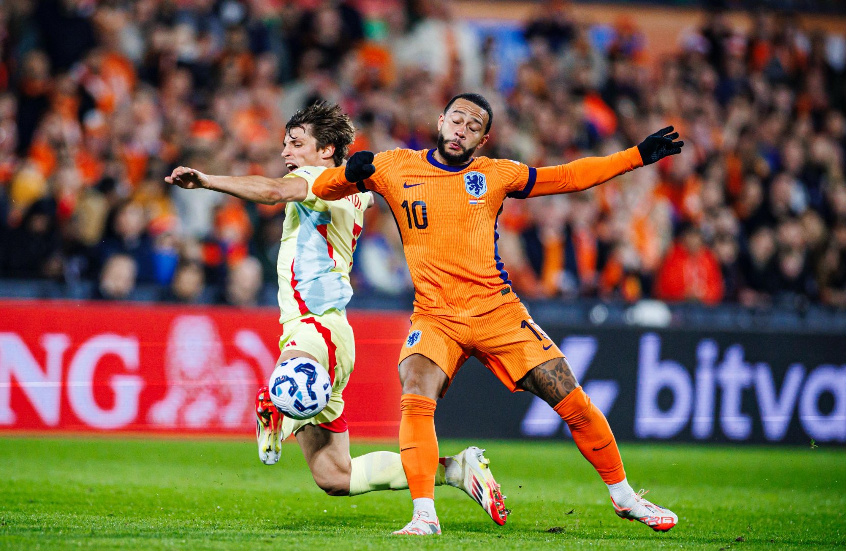 西班牙队击败对手晋级下一轮