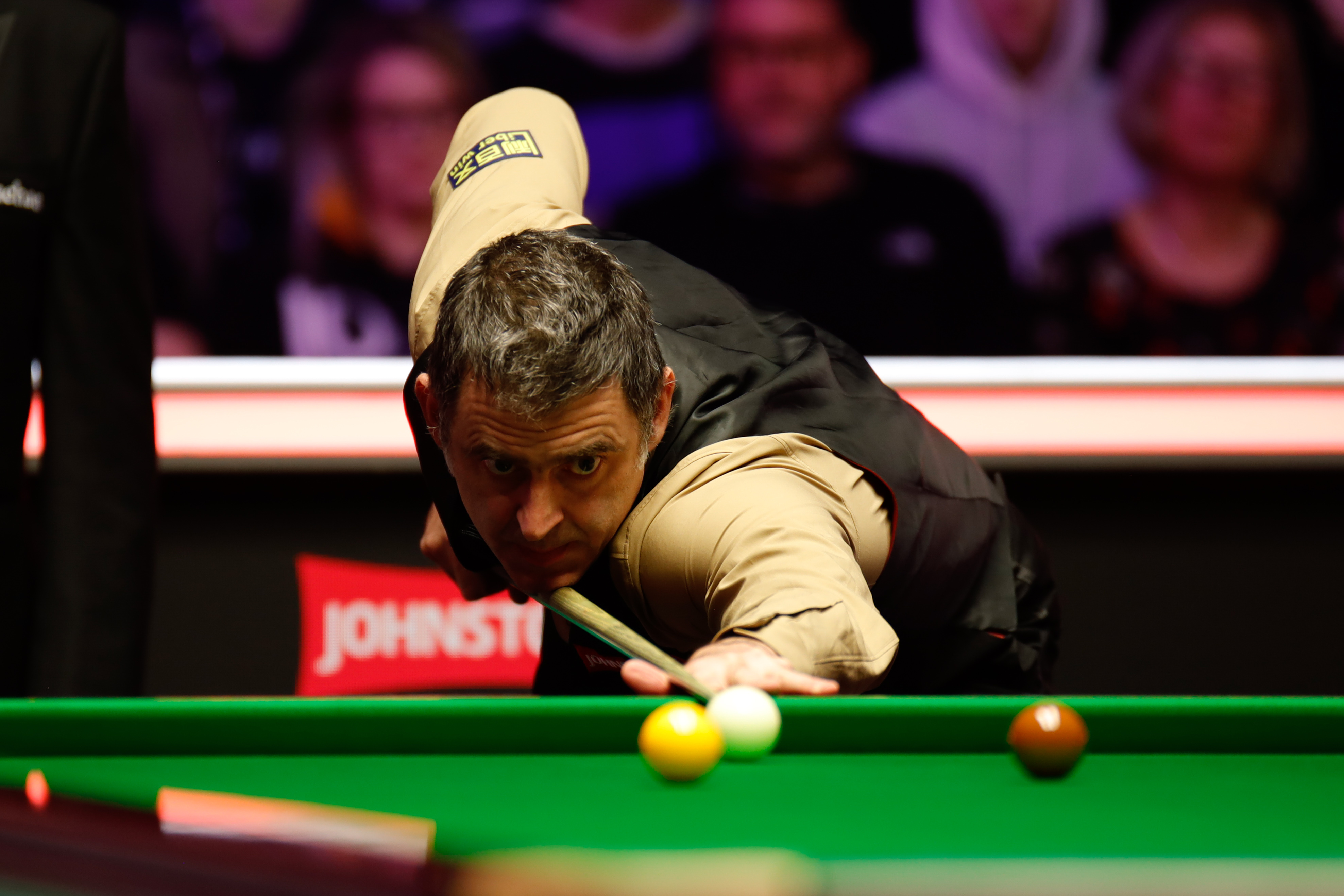 沙尔克势不可挡，大比分击败对手