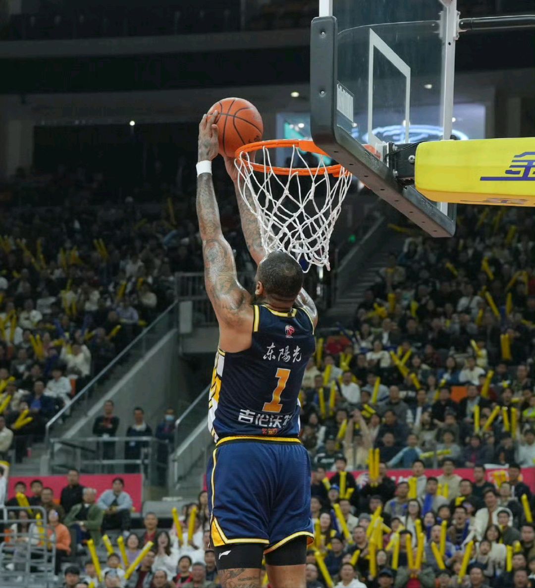 广州队绝杀凯尔特人,字母哥高光表现 广州队绝杀凯尔特人,字母哥高光表现