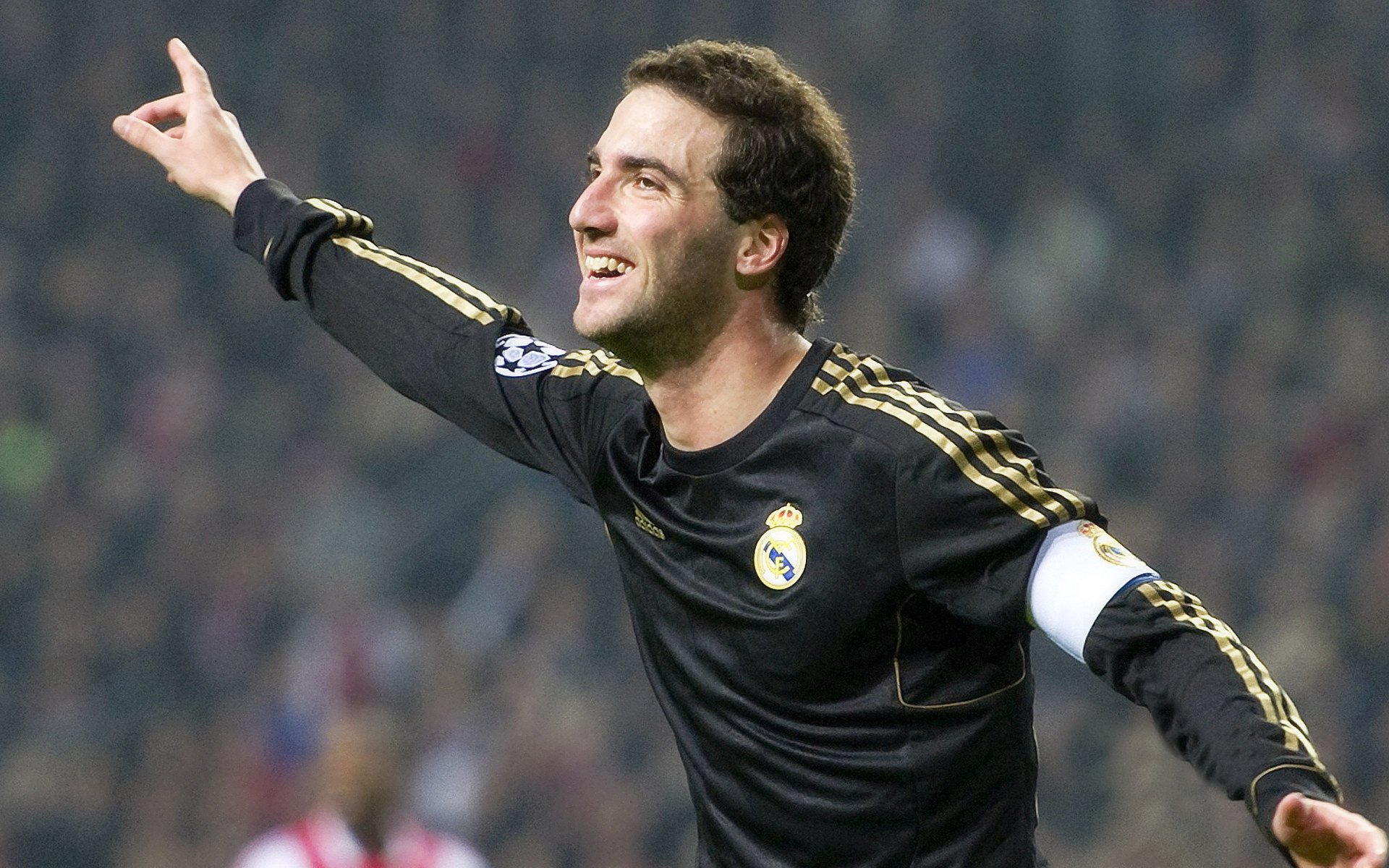 波斯铁骑踏碎威斯特法伦!神秘伊朗力量改写欧冠剧本