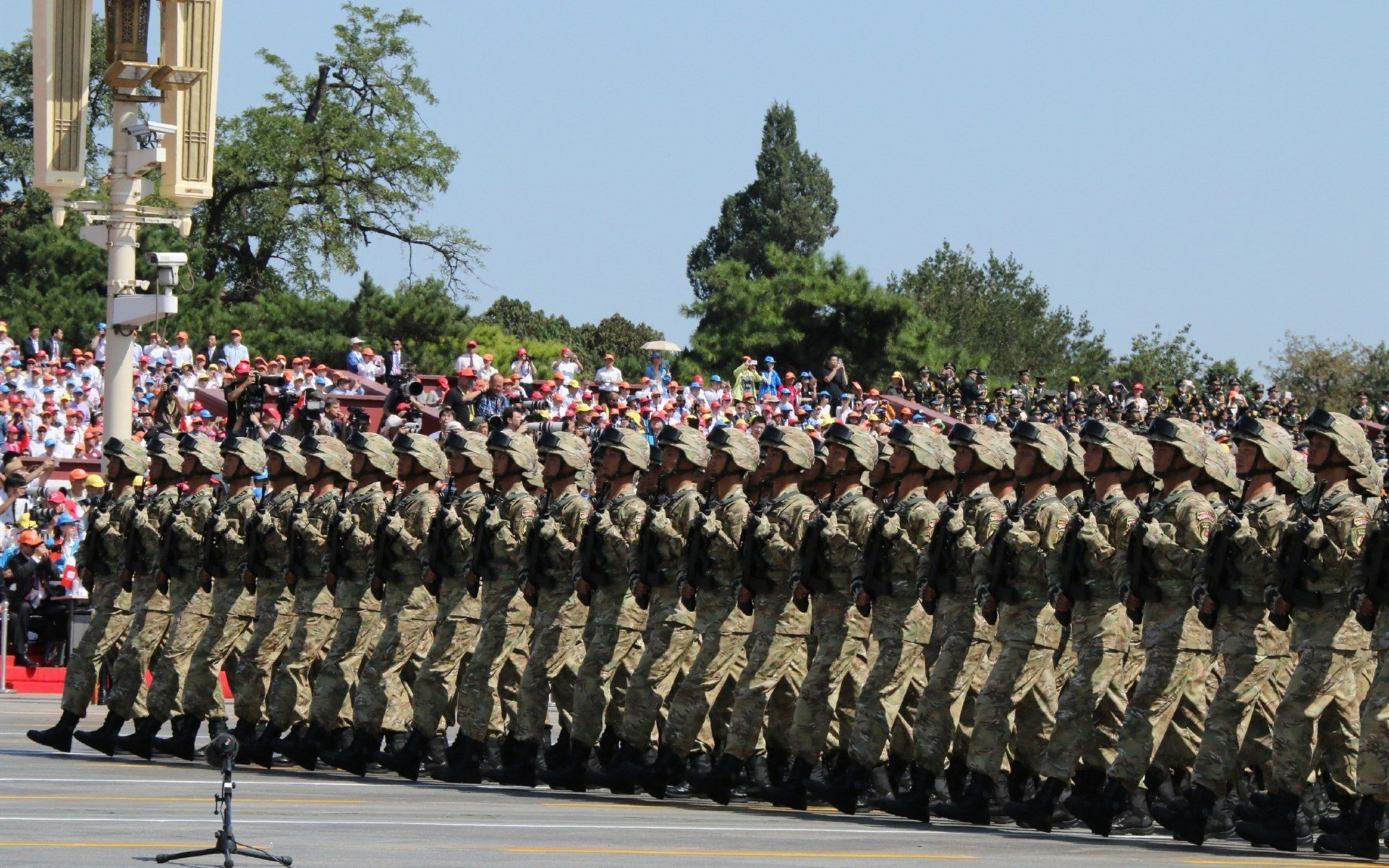 波斯铁骑踏碎高卢壁垒,守护神拉亚的战争史诗